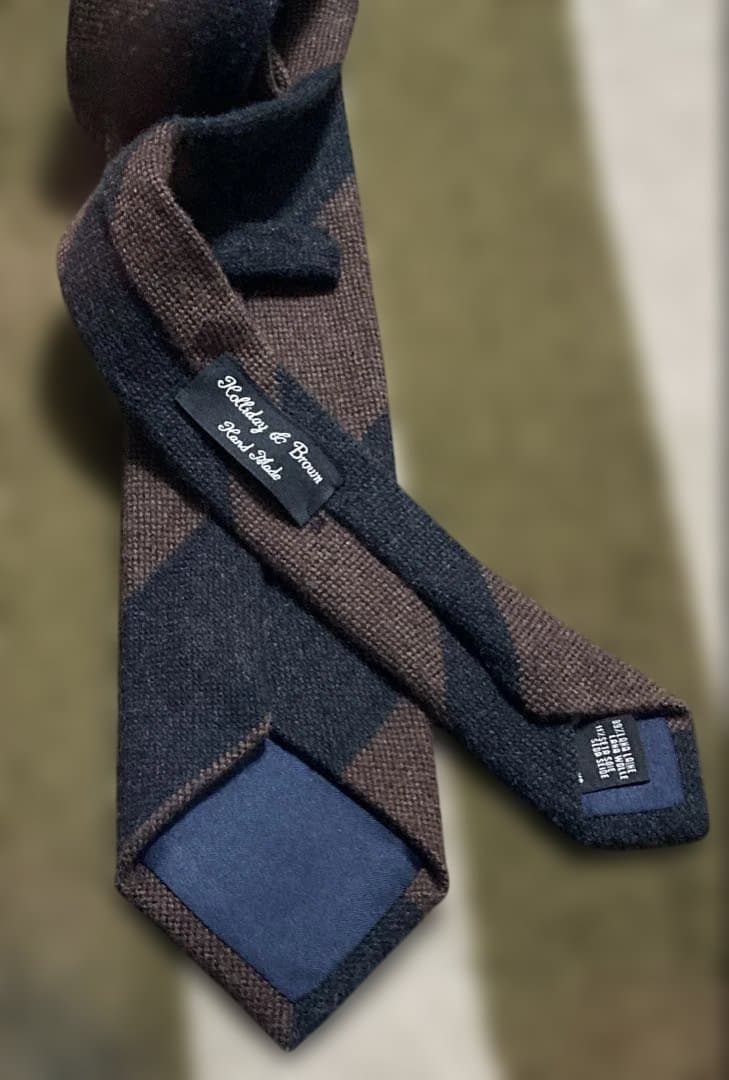 ホリデーアンドブラウン　超良柄ネクタイ