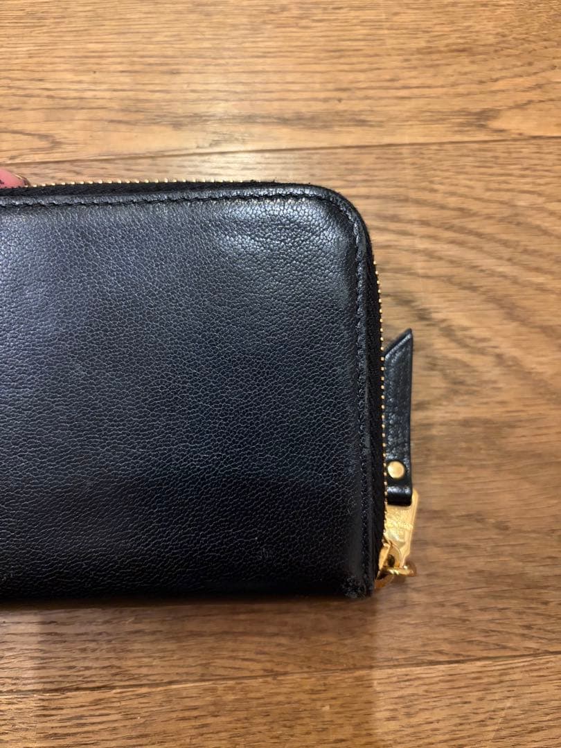 miumiu シンプル二つ折財布　ブラック