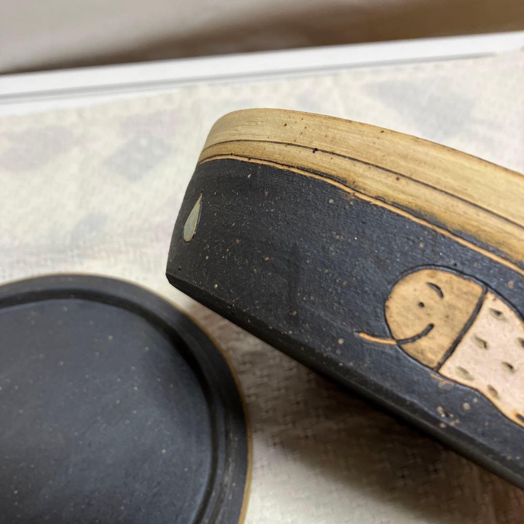 長田恵　ケース　猫　笠間焼　蓋物