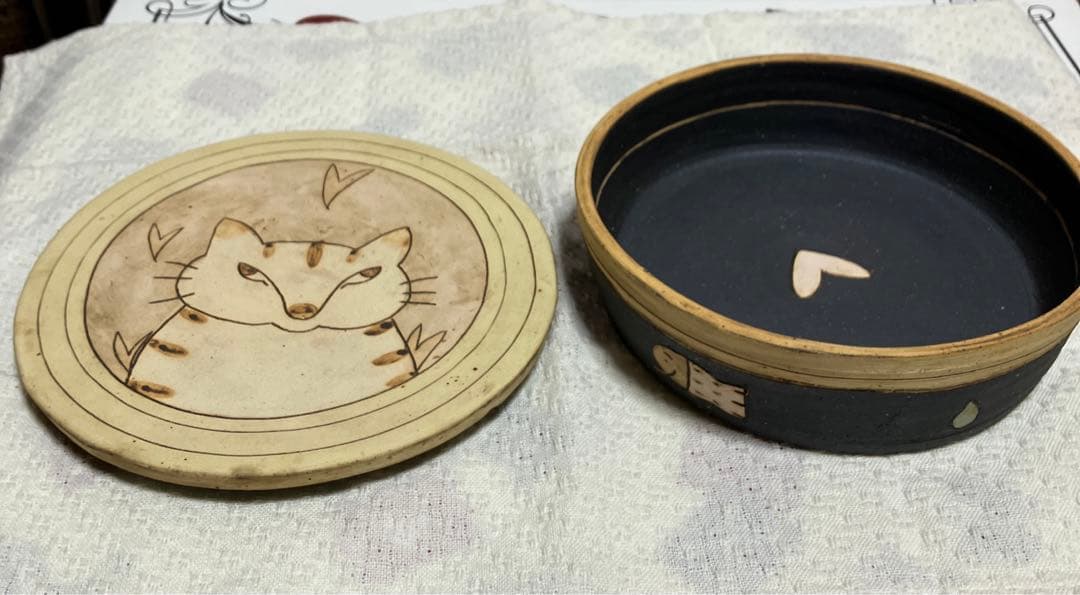 長田恵　ケース　猫　笠間焼　蓋物