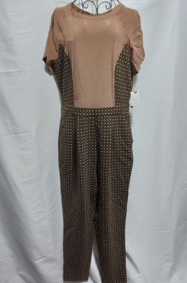 アクア未使用品に近いセンソユニコ　ALYSI 40 オールインワン　つなぎ