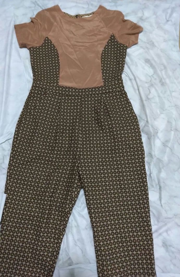 アクア未使用品に近いセンソユニコ　ALYSI 40 オールインワン　つなぎ