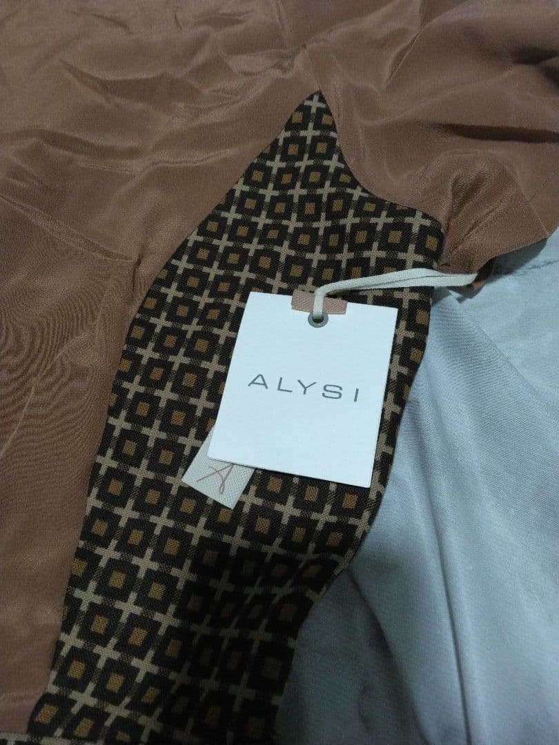 アクア未使用品に近いセンソユニコ　ALYSI 40 オールインワン　つなぎ