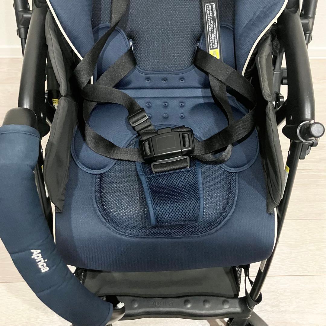 ラクーナクッションAE レインカバー付き　アップリカ　ベビーカー　ネイビー