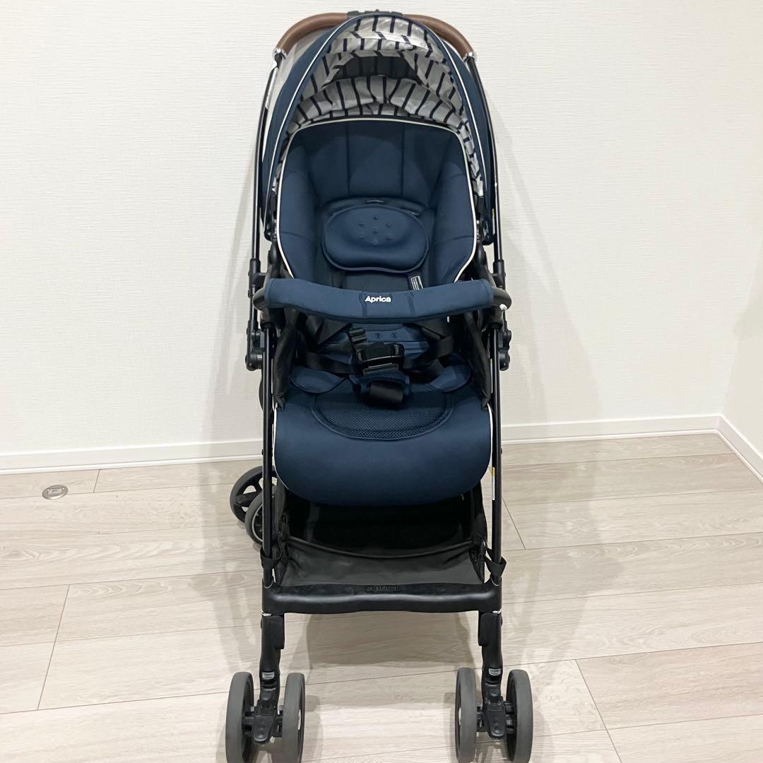 ラクーナクッションAE レインカバー付き　アップリカ　ベビーカー　ネイビー