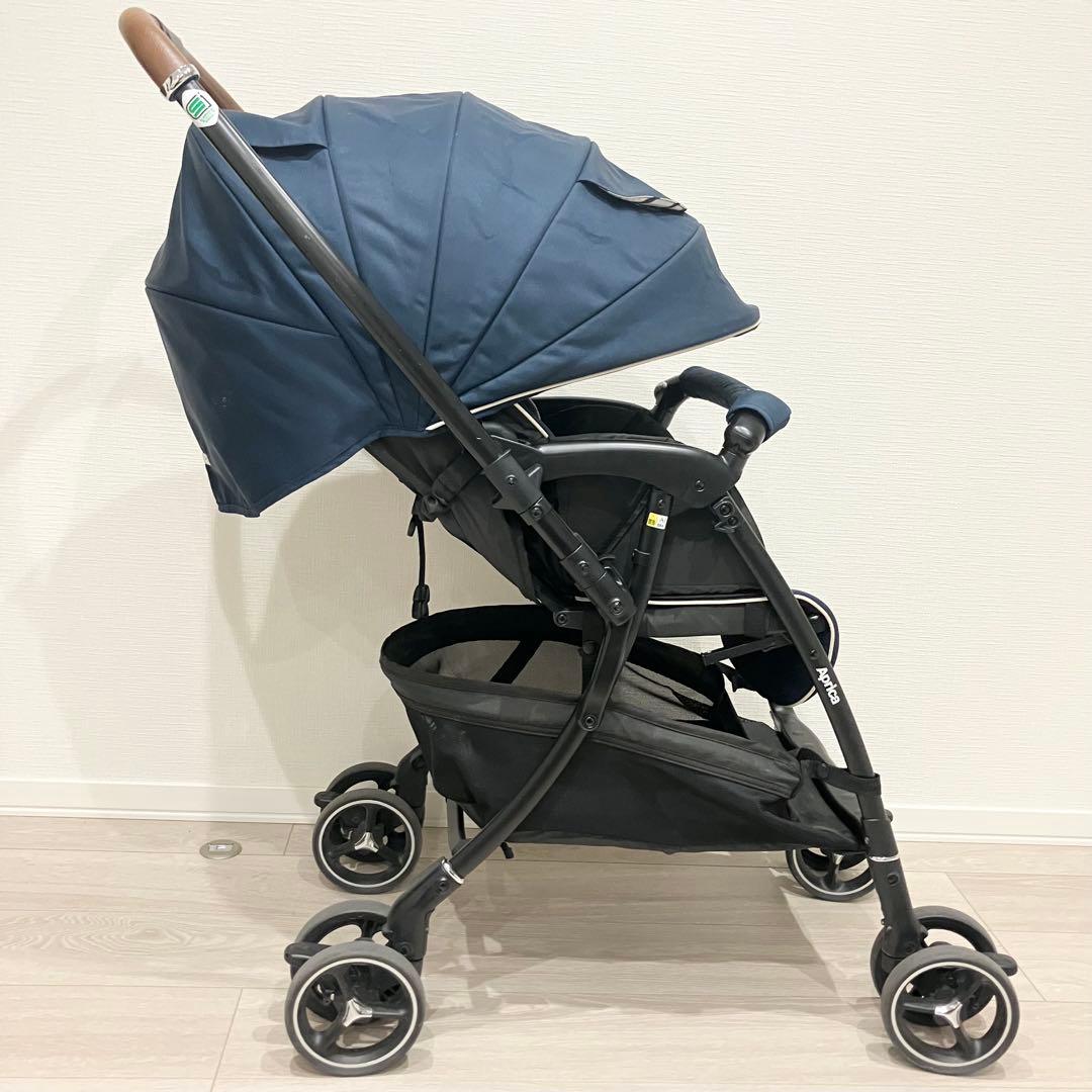 ラクーナクッションAE レインカバー付き　アップリカ　ベビーカー　ネイビー