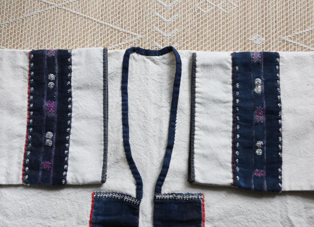 黎族 伝統 上衣 古布 手織り 素朴デザイン 錫装飾 民族衣装 一点物 民藝