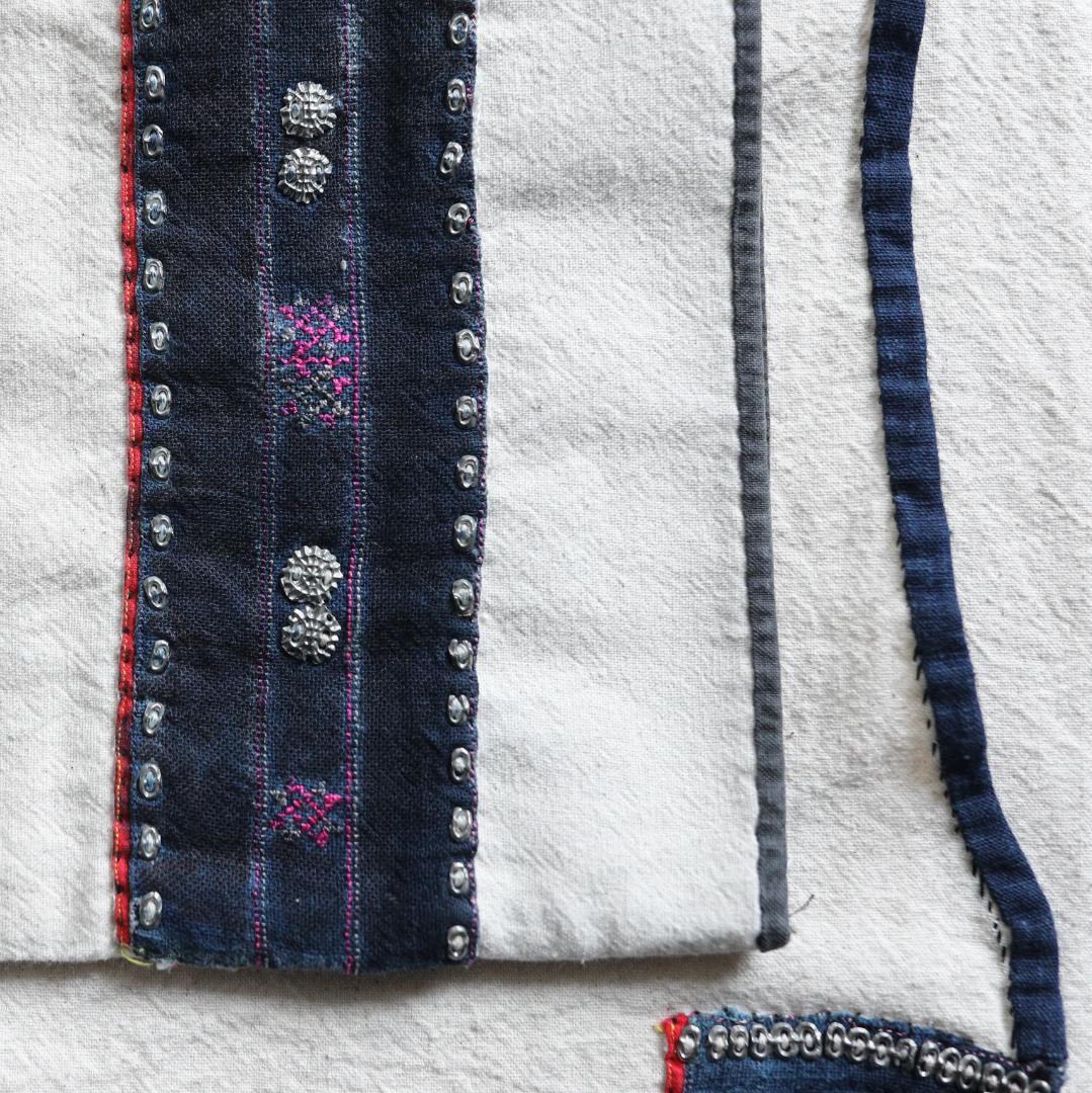 黎族 伝統 上衣 古布 手織り 素朴デザイン 錫装飾 民族衣装 一点物 民藝