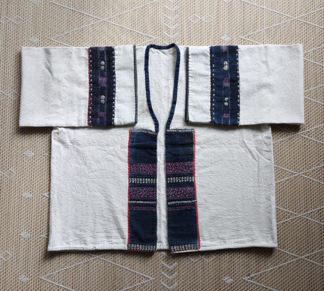 黎族 伝統 上衣 古布 手織り 素朴デザイン 錫装飾 民族衣装 一点物 民藝