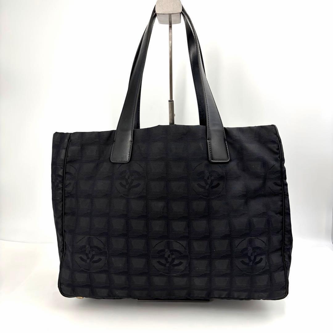 CHANEL シャネル ニュートラベルラインMMトートバッグ 8番台 687