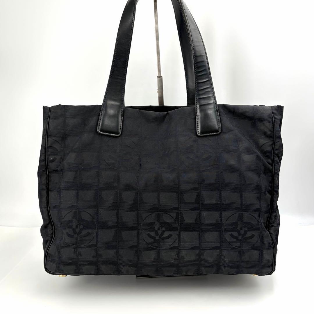 CHANEL シャネル ニュートラベルラインMMトートバッグ 8番台 687