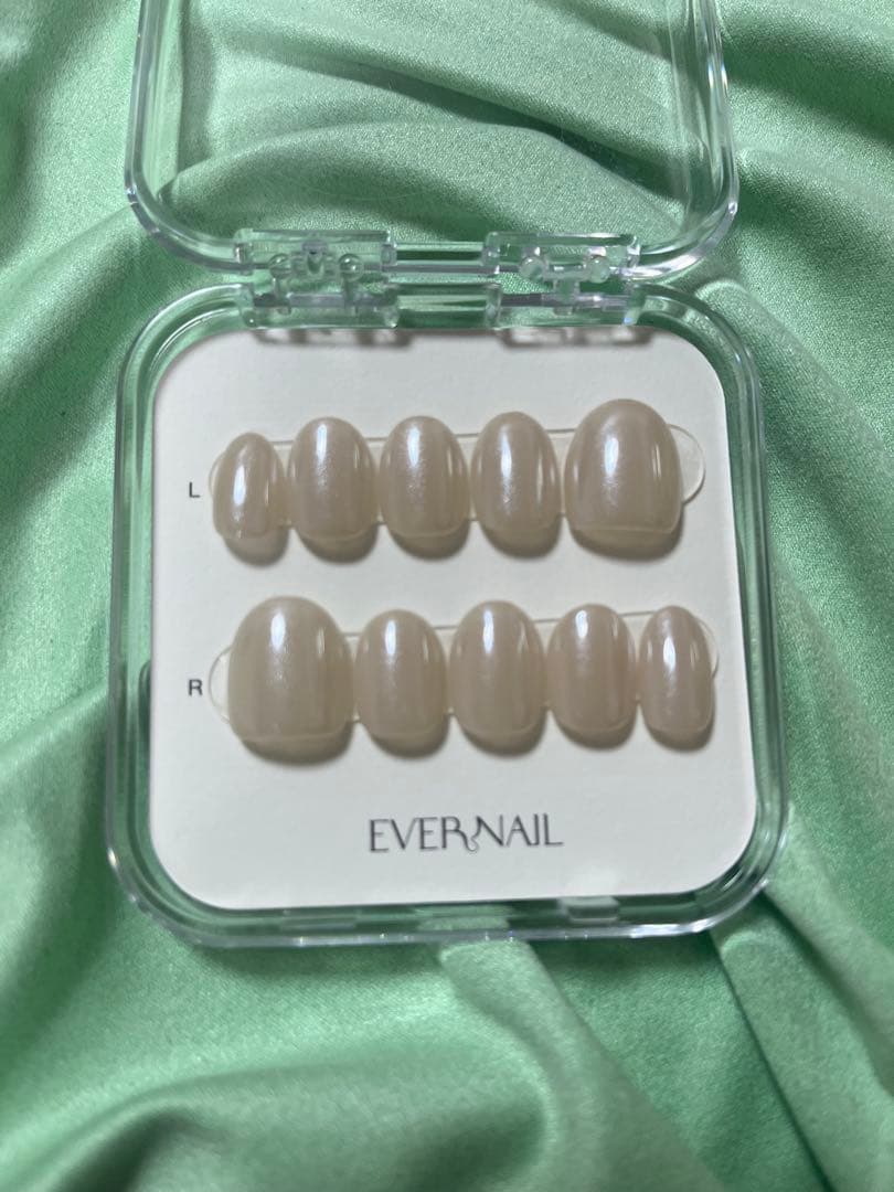 【EVER NAIL 】Ivory Veil アイボリーヴェール(専用グルー付）