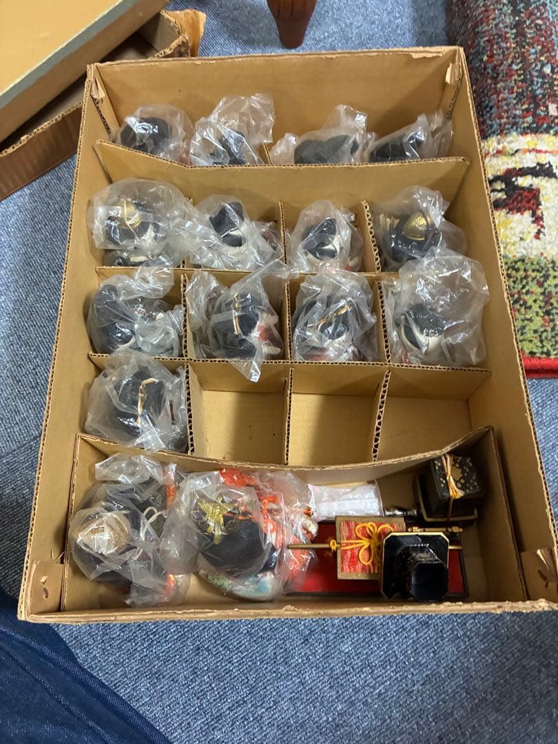 木目込み人形　十五人揃いの雛人形