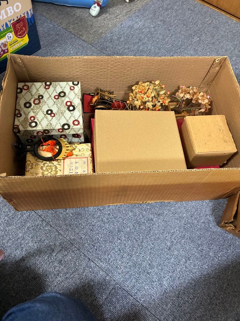 木目込み人形　十五人揃いの雛人形