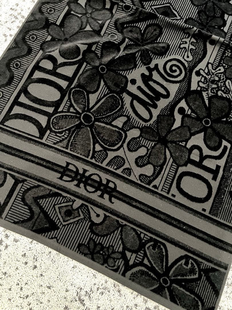 Dior ブラック 花柄ブランケット
