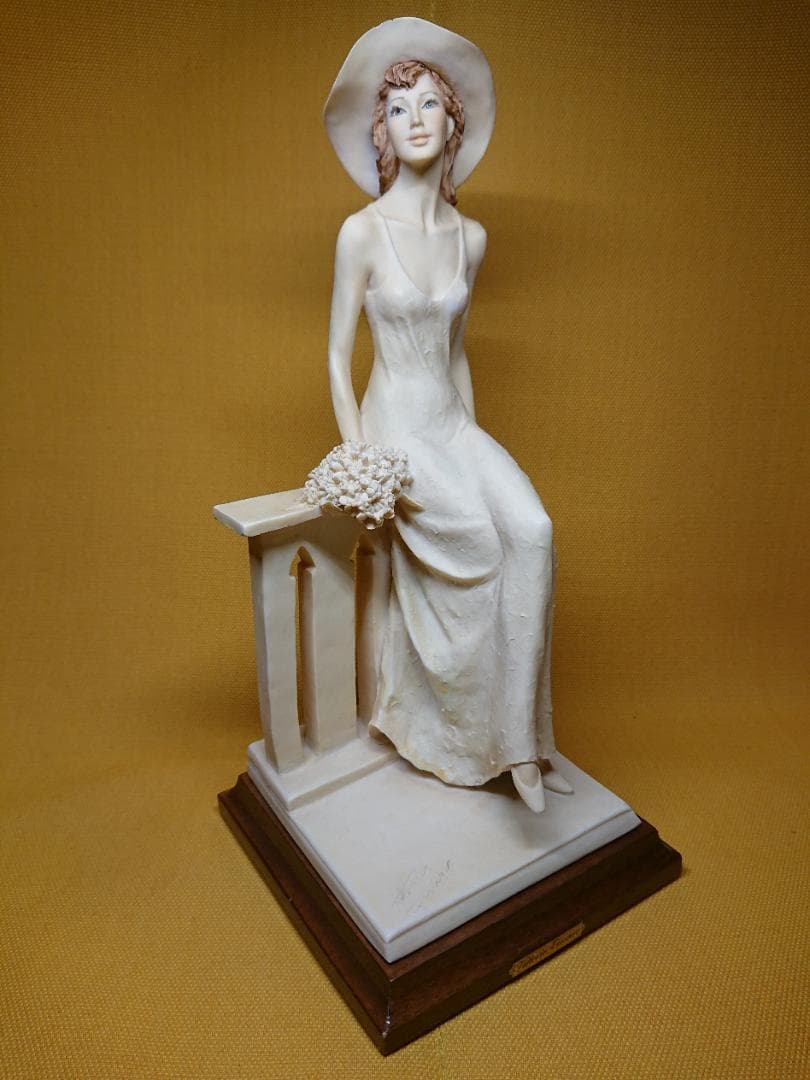 人形　彫像　イタリア　オブジェ　置物　インテリア　工芸品　美術品　A1033