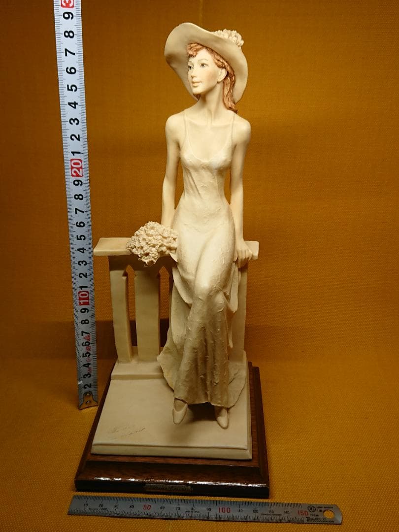 人形　彫像　イタリア　オブジェ　置物　インテリア　工芸品　美術品　A1033