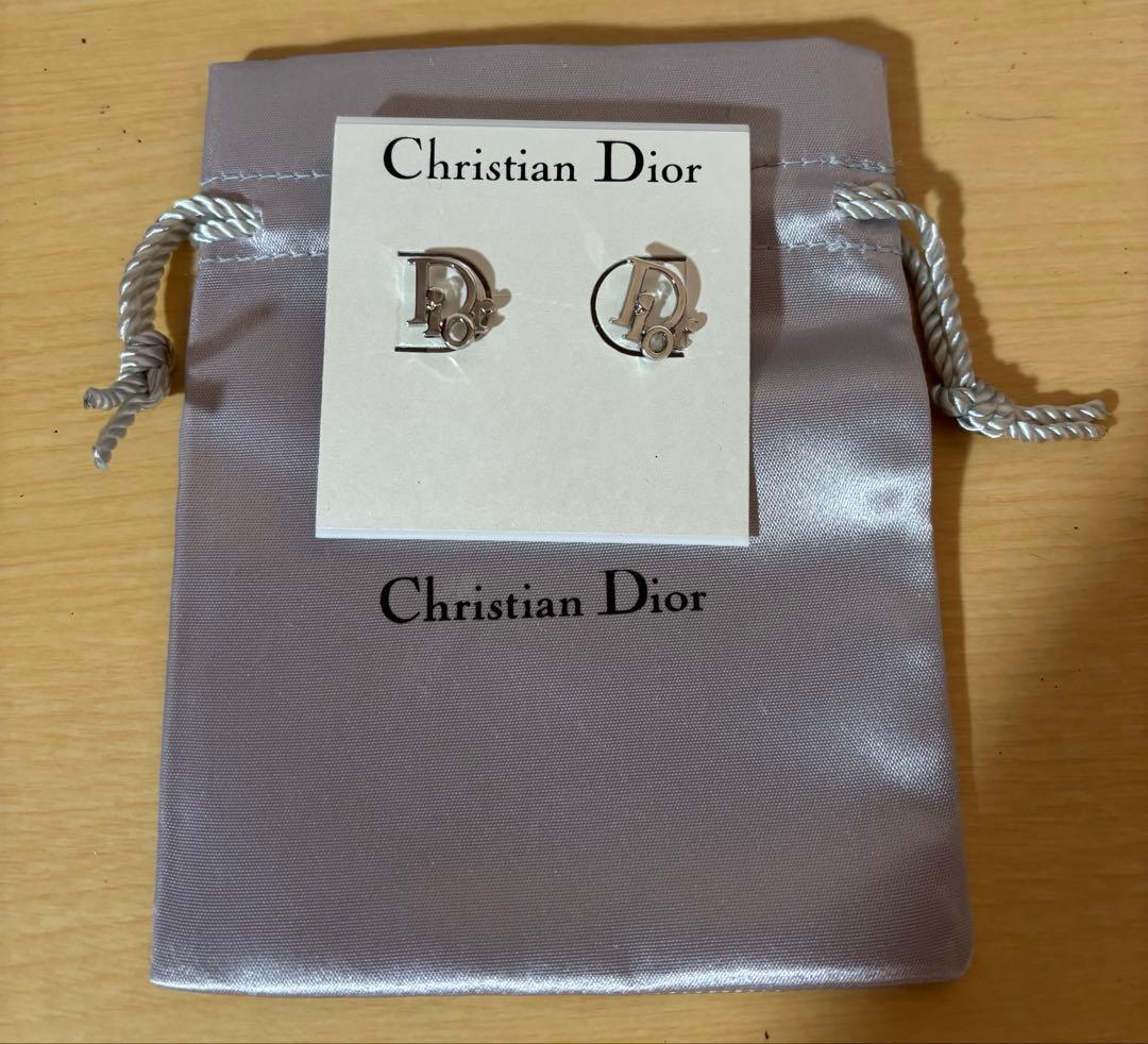 New123Christian Dior Dロゴピアス シルバー新品未使用