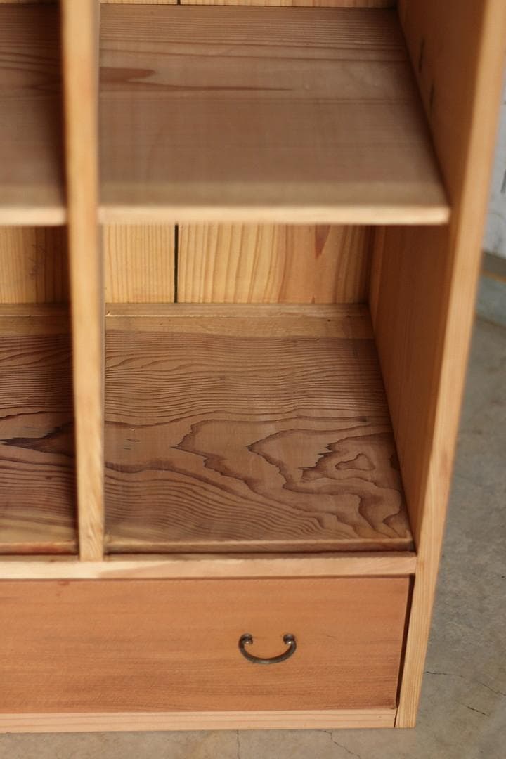 古い4マスの収納棚×木製引き出し　明治期　戸棚　本棚　食器棚　古家具　古道具