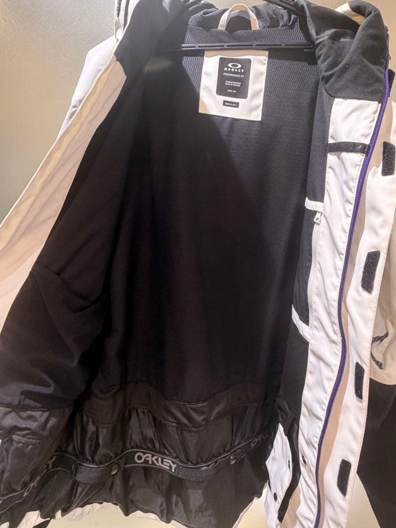 Oakley スノーボードウェア　上下セット　白黒