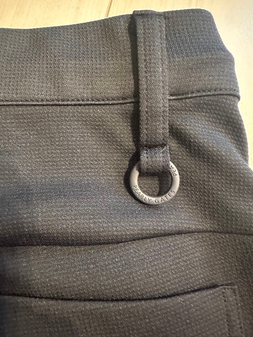 パーリーゲーツ黒のウエスト調整可能なパンツ