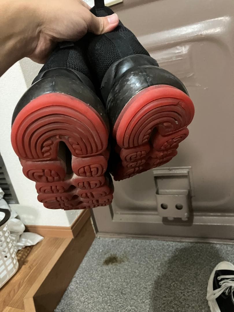 グラウンズ　黒 ハイカット スニーカー メッシュ