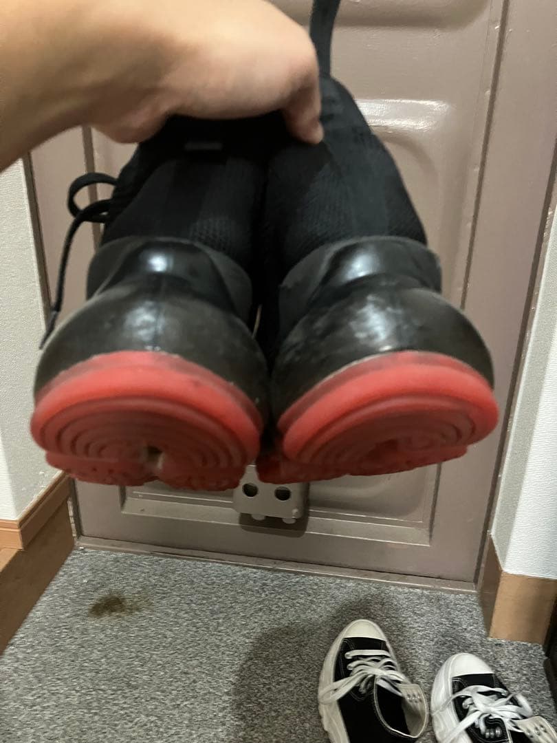 グラウンズ　黒 ハイカット スニーカー メッシュ