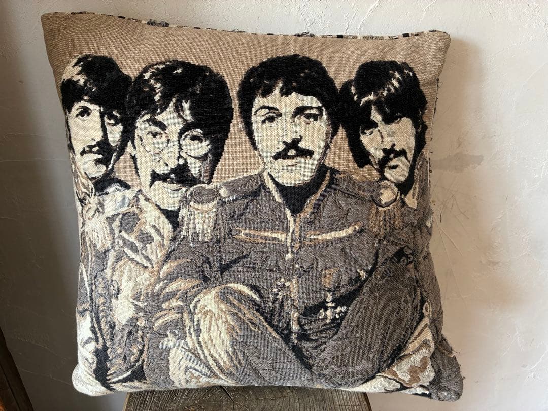 希少　コンランショップ　ビートルズ クッションカバー モノクロ