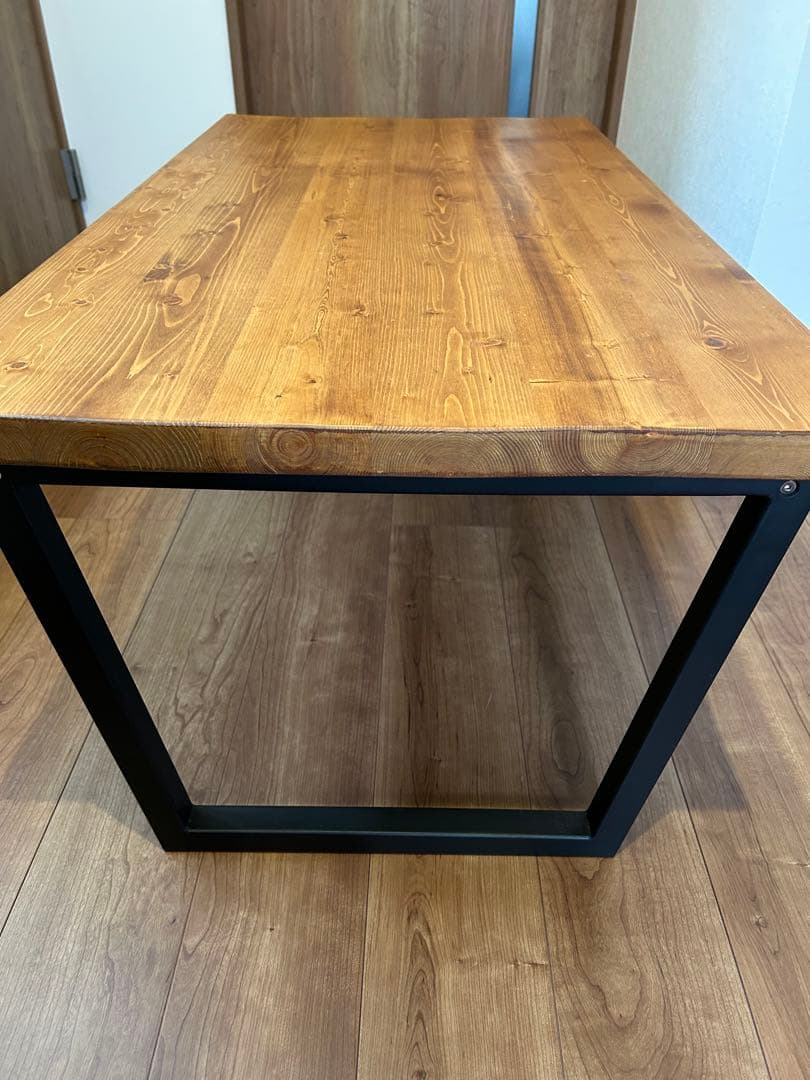 センターテーブル　カフェテーブル　ローテーブル　LOWYA