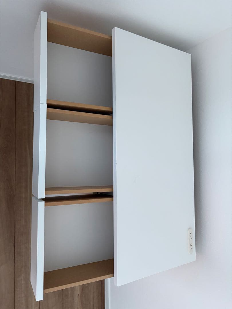 シンプル扉付き収納キャビネット(ホワイト)