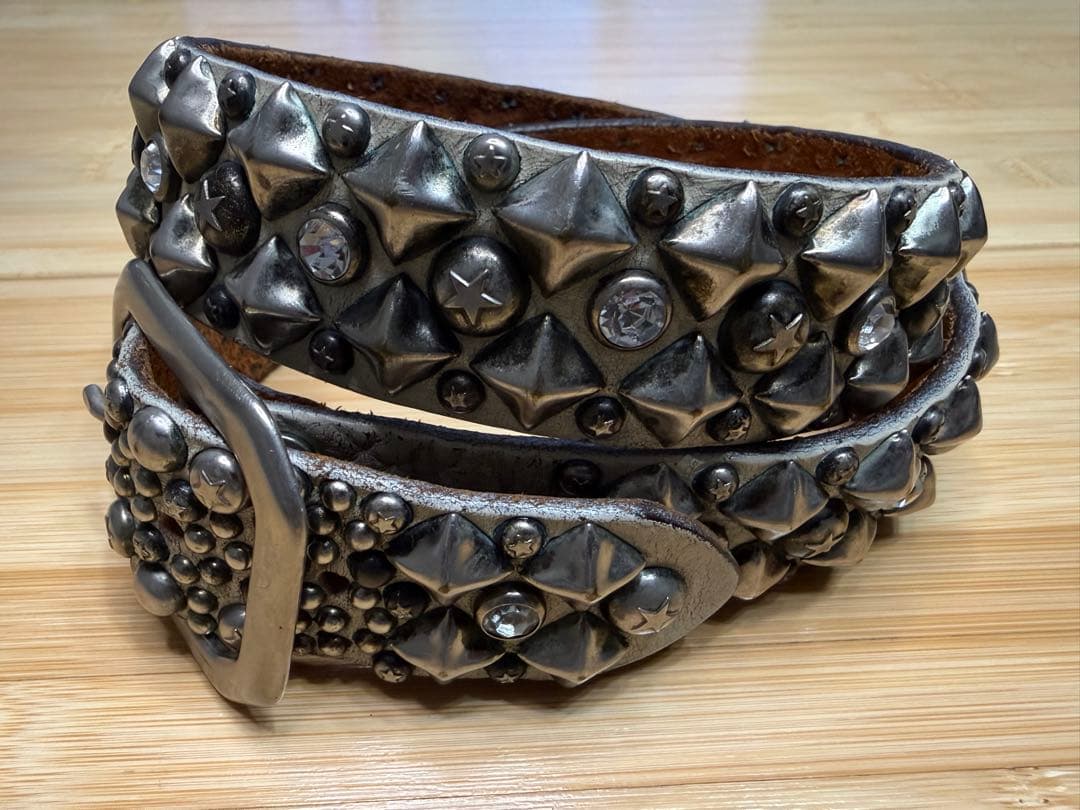 120周年記念⭐️オールドスタッズ⭐️シルバーピラミッドスタッズ＆クリアストーン⭐️S