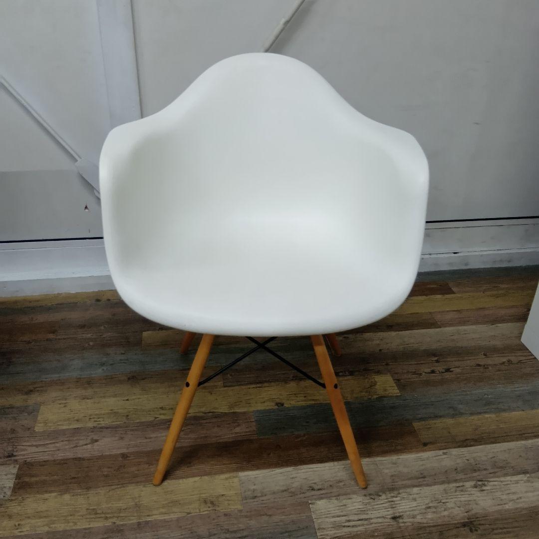 ハーマンミラー　イームズプラスチックシェルアームチェア　ダヴェルベース