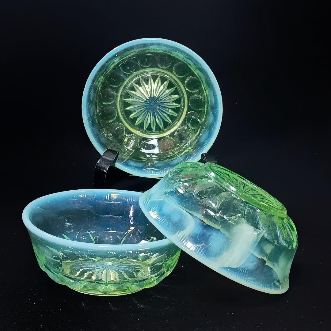 【希少】ウランガラス　乳白色　ガラスボウル　3枚　明治ガラス　大正ガラス