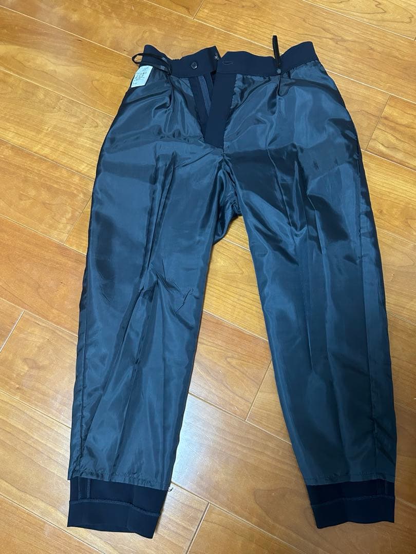 インタープラネットウィングス　ネイビー パンツスーツ （ブラウスも付きます）