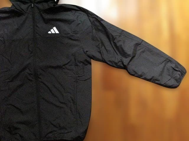 新品　adidas　ウインドブレーカー上下セットLサイズ