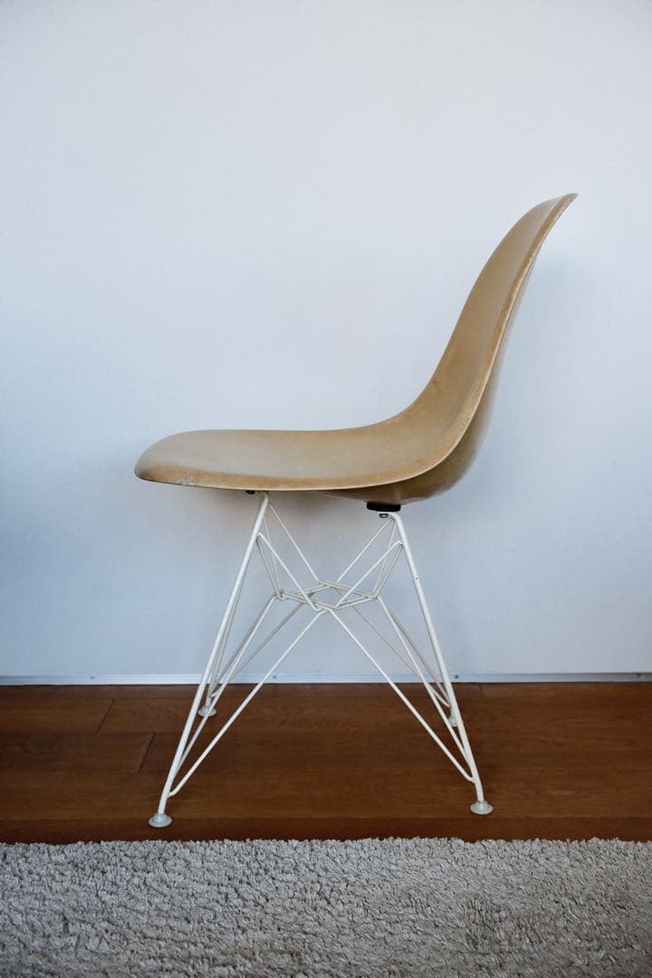 Eames Side Shell Chair Eiffel Base ②