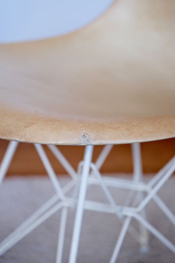 Eames Side Shell Chair Eiffel Base ②