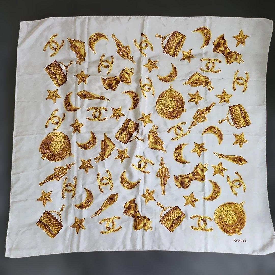 CHANEL シルクスカーフ ゴールドモチーフ