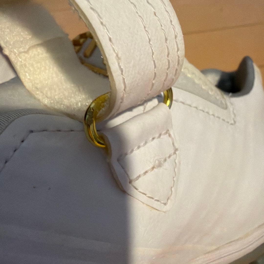 ZETTホワイト スパイクシューズ