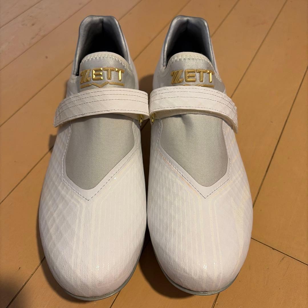 ZETTホワイト スパイクシューズ