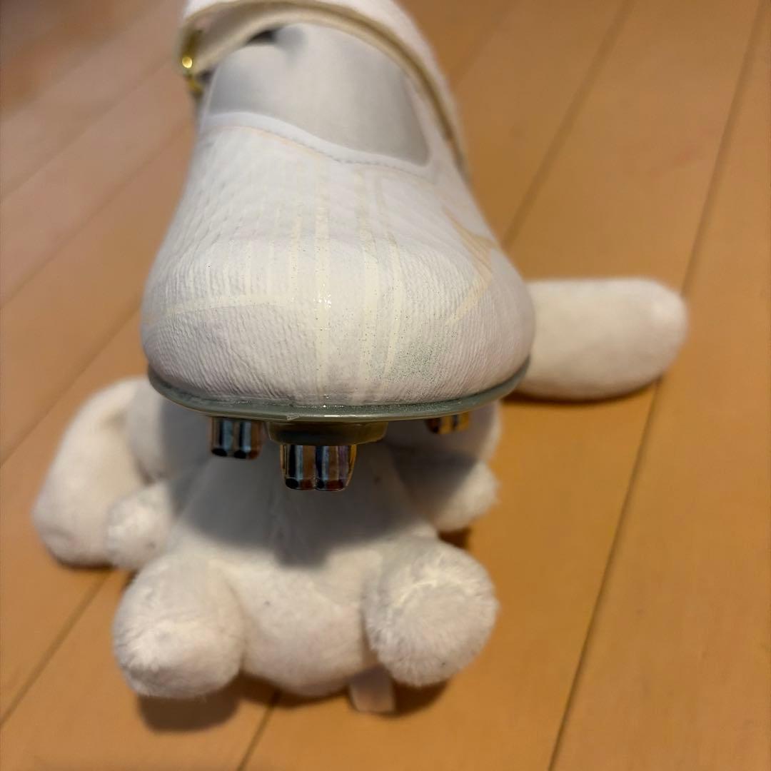 ZETTホワイト スパイクシューズ