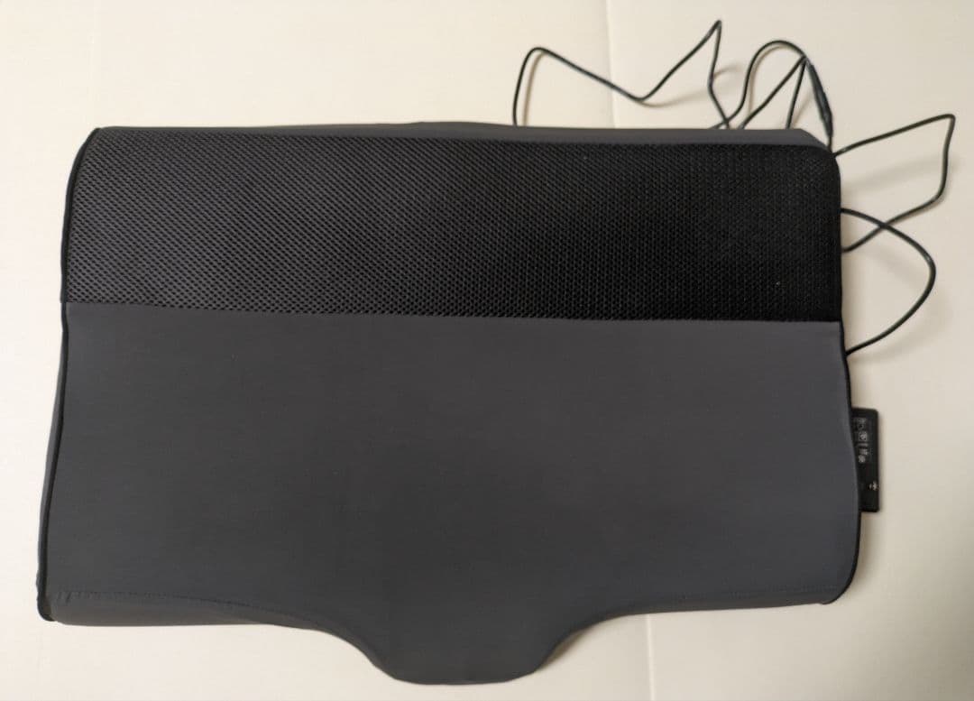 「頭を冷やして眠る。」快眠半導体冷却枕「サイバーチルピロー」 （色：グレー）