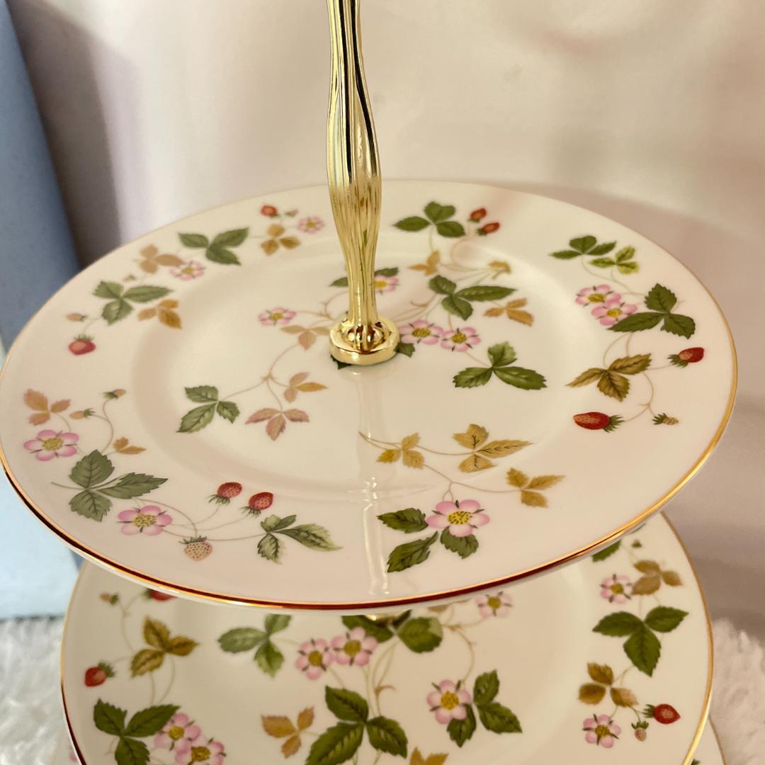 ウェッジウッド ワイルドストロベリー アフタヌーンティー用３段ケーキスタンド