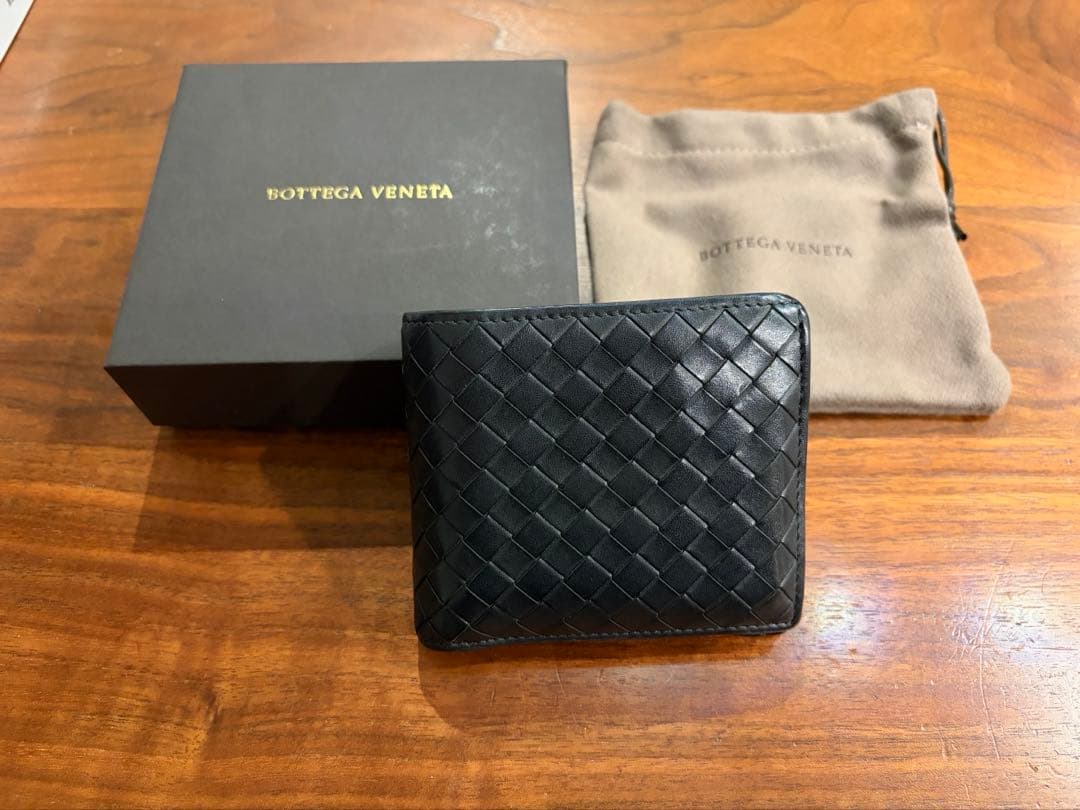 ボッテガヴェネタ　二つ折り財布　入れ物、箱付き