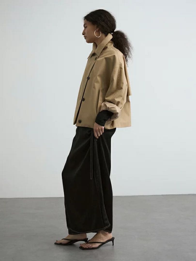 25年新作新品✨ CREDONA ペンネ ショートトレンチ コート　0