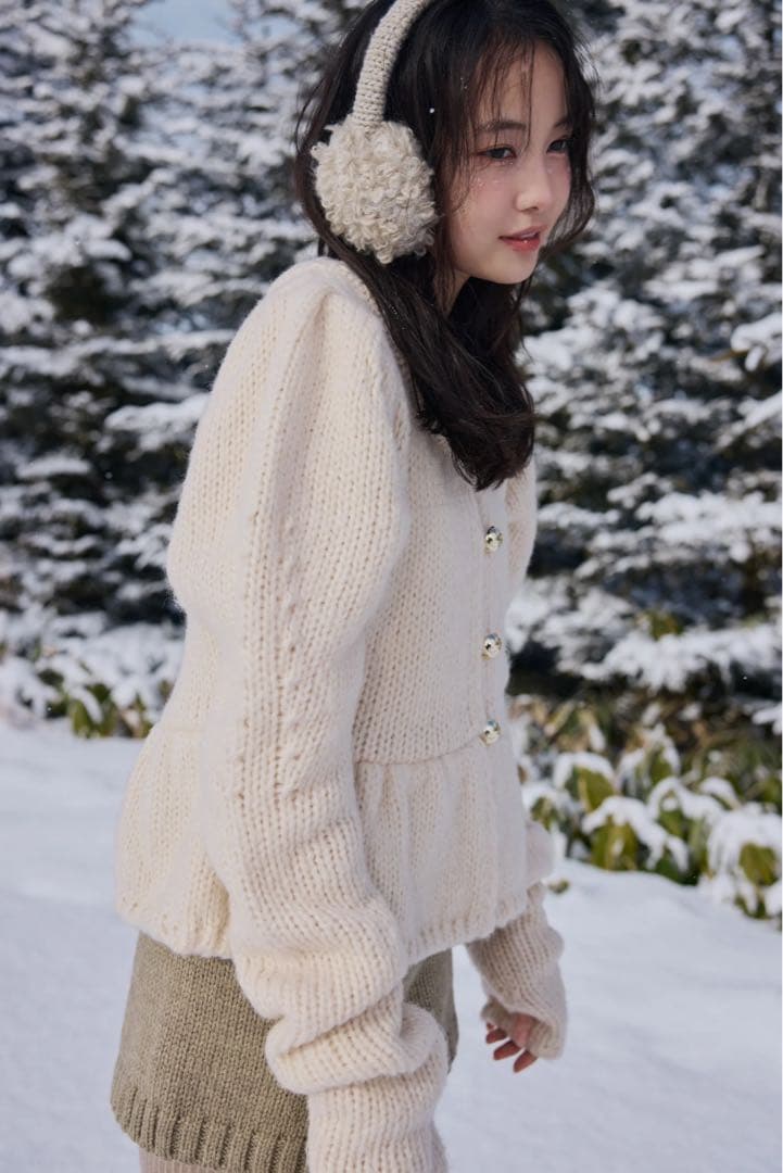 な*な様 andequal gold button puff sleeve kn