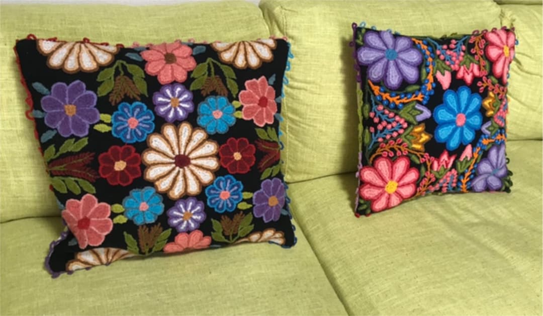 現地購入　ペルー刺繍　アルパカウール　クッションカバー 2枚組