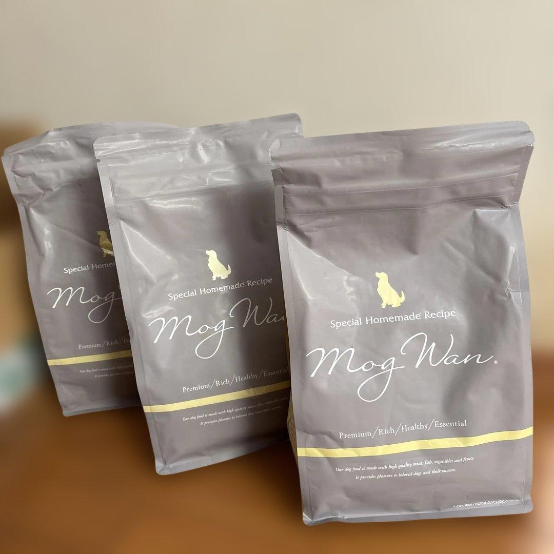 【新品・未開封】 モグワン　ドッグフード1.8kg ×3袋　チキン&サーモン