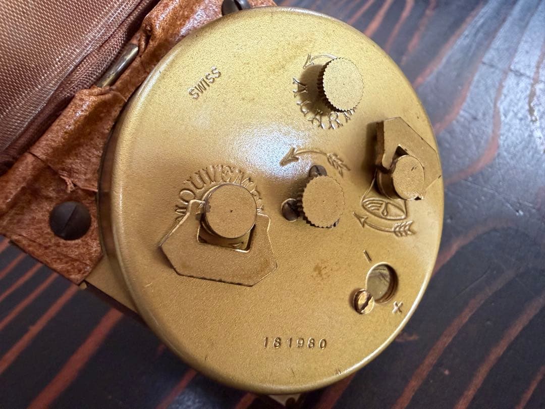 ルーピング　スイス製　８デイズ　トラベルアラーム　耐磁メカニカルウォッチ