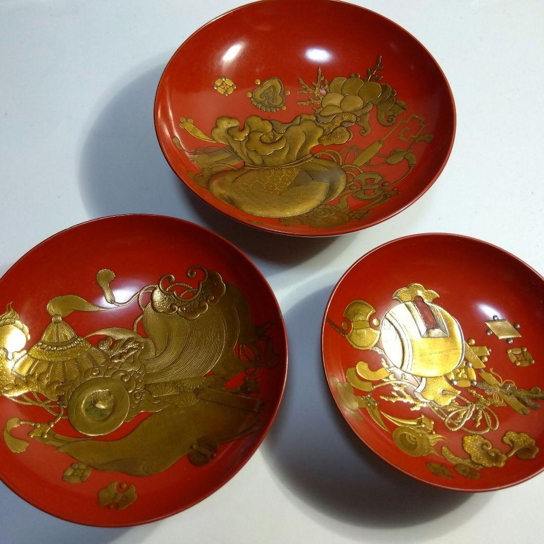 加賀蒔絵　高蒔絵祝い盃　三ッ組盃　　漆芸　時代高級高蒔絵盃　大正期　黒塗共箱